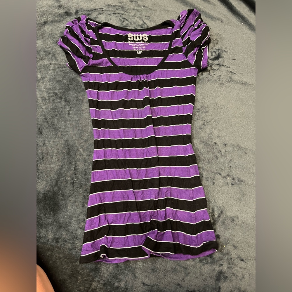 COPY - 6/$20 longer size small shirt